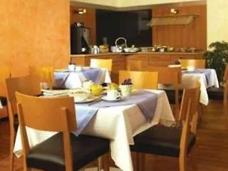 ***  Senator Hotel Frankfurt am Main Almanya